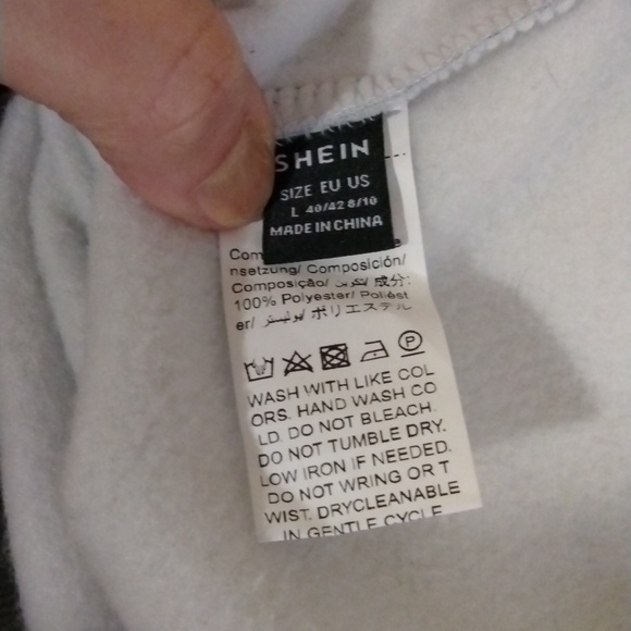 SHEIN graphic sweatshirt - Great quality - Picture 7 of 7